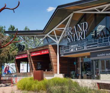 Low-maintenance studio living - Photo 1