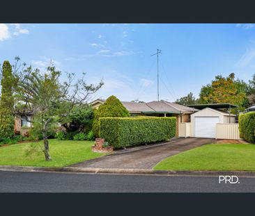 16 Kyre Cres, Emu Plains, NSW 2750 - Photo 2