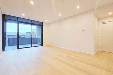 “Modern two-bedroom apartment with secure parking space” - Photo 4