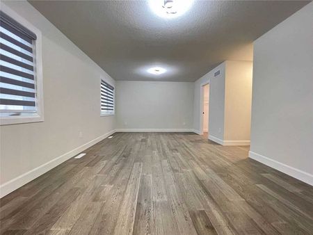 For Lease - 1919 Fountain Grass Drive, London South, Ontario - Photo 4