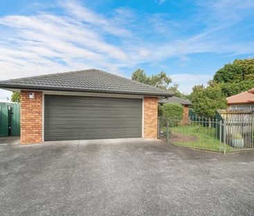 Family Home in Great location - Photo 6