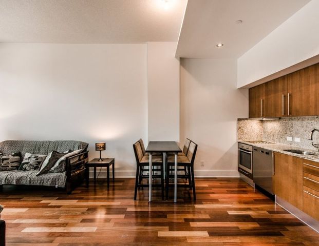 Montréal – Studio à louer – Métro Sherbrooke - Photo 1