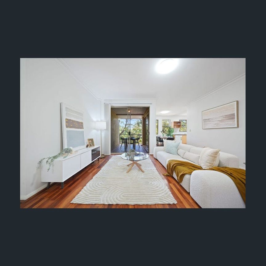 Generously 3-Bedroom, 2-Bathroom Townhouse-Style Apartment! - Photo 1