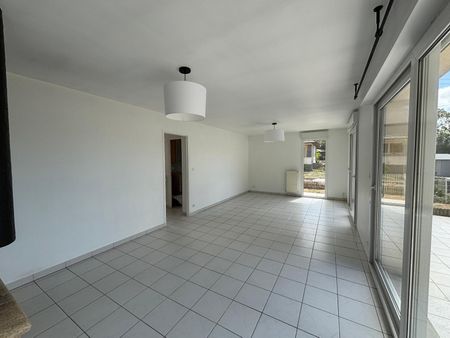 Location Maison 4 pièces 88m² TOURLAVILLE 50110 - Photo 2