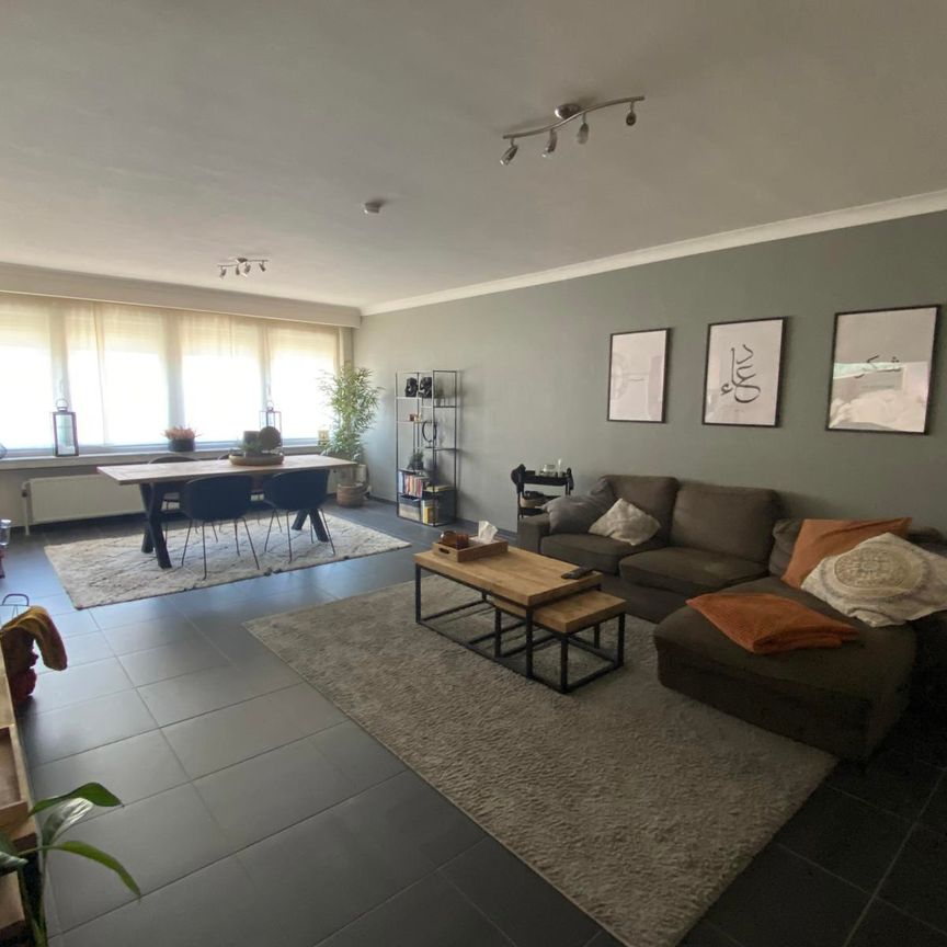 Mooi appartement op wandelafstand van de markt - Photo 1