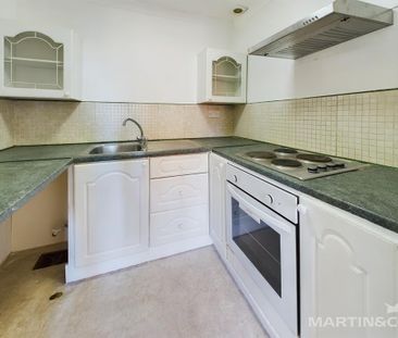 2 bedroom flat to rent - Photo 4