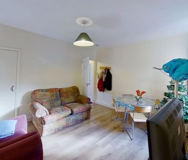4 bedroom semi-detached house to rent - Photo 1