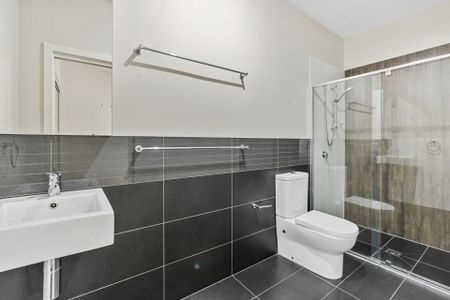 A modern townhouse designed for effortless living - Photo 2