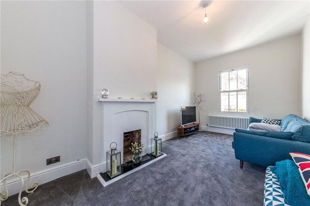 3 bedroom semi-detached house to rent - Photo 1