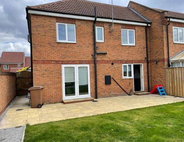 2 bedroom terraced house to rent - Photo 1