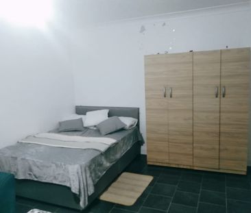 3 Bed Semi-Detached House, Brassie Avenue, W3 - Photo 3