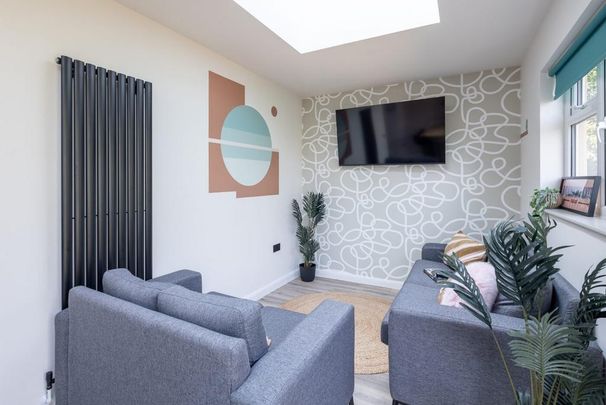 6 bedroom house to rent - Photo 1