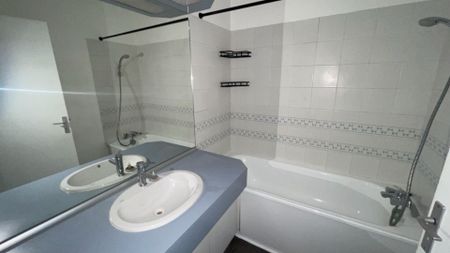 Location Appartement 2 pièces 49m² - Photo 2