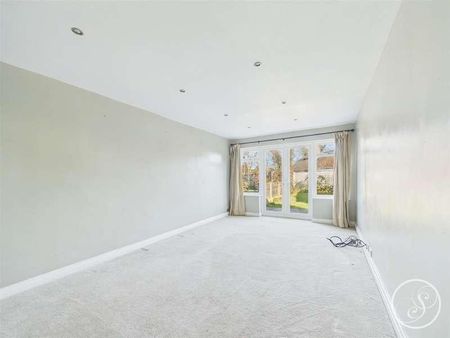 Baronscourt, Leeds, LS15 - Photo 4