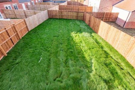 Macaulay Park, Grimsby, DN31 - Photo 3
