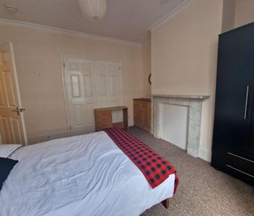 3 bedroom maisonette to rent - Photo 1