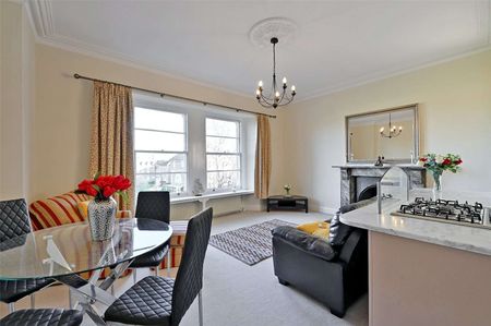 Located in the prestigious BS8 area, this exceptional property combines convenience, style, and access to one of Clifton's most vibrant neighbourhoods. - Photo 2