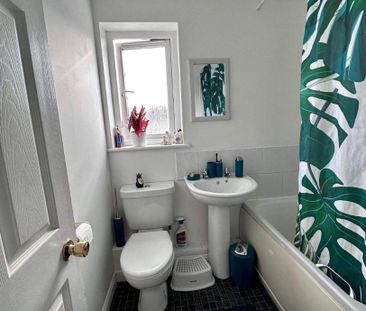 2 bedroom semi-detached house to rent - Photo 2