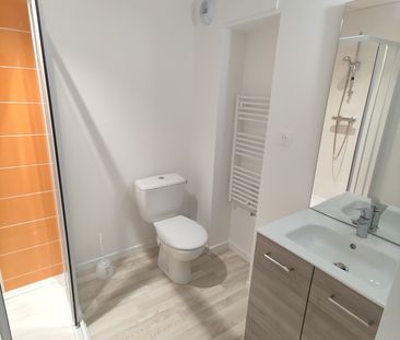 Location Appartement 1 pièce 32m² LA ROCHE SUR YON 85000 - Photo 3