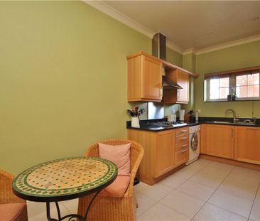 Upper Edgeborough Road, Guildford, Surrey, GU1 2BD - Photo 5