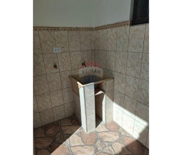 Casa para Alugar com 2 dormitórios e terraço no Parque Maria Domiti... - Foto 6