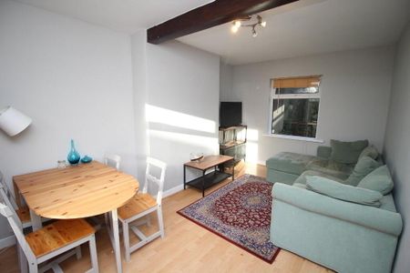 8 Chesham Gardens, Belfast, BT6 8GX - Photo 2