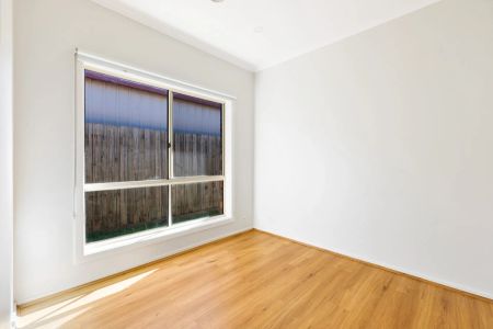 Warm, Welcoming & Wonderfully Located - Photo 3