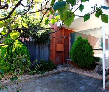 Convenient Living, Convenient Location - Photo 6