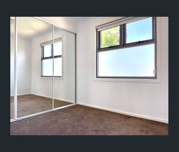 Modern 2-Bedroom Apartment in Prime Murrumbeena Location - Photo 6