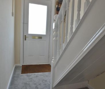 2 bedroom semi-detached house to rent - Photo 5