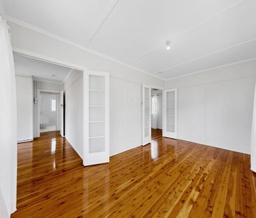 Renovated Three-Bedroom Home in Keperra - Photo 2