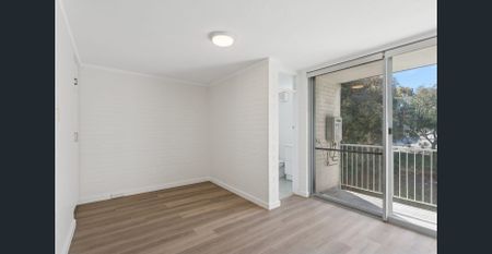 GROUND FLOOR STUDIO UNIT - Photo 3