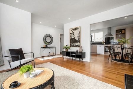 Pet Friendly Home - Photo 3