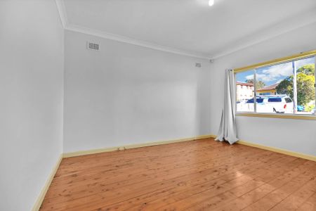 Spacious 4 Bedroom Family Home - Photo 4