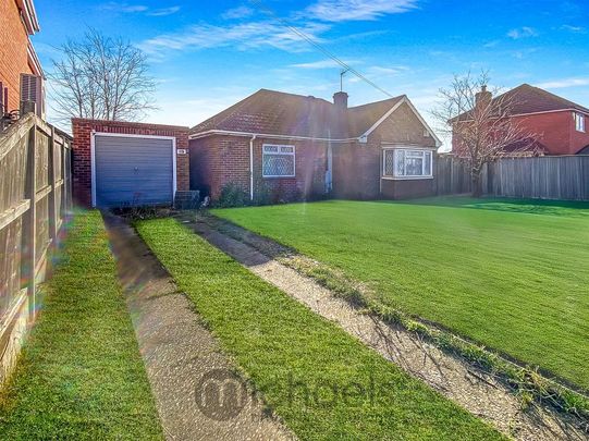 2 bedroom detached bungalow to rent - Photo 1