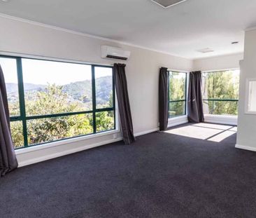 Sunny, Large 3 bedroom home - Photo 4