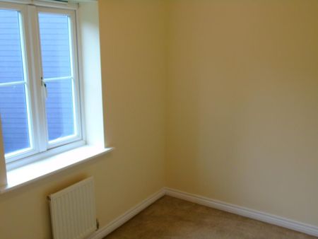 3 bedroom link detached house to rent - Photo 5