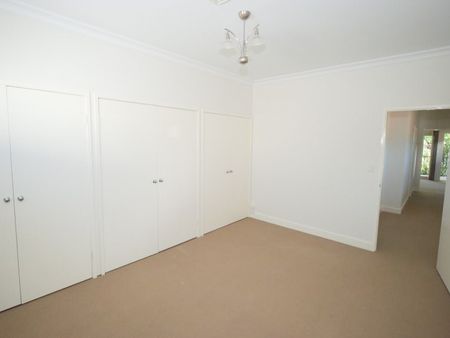 2/5 Elizabeth Street, Maylands WA 6051 - Photo 2