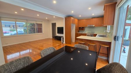 2 Garden Grove, Beverly Hills NSW 2209 - House For Rent | Domain - Photo 5