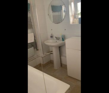 Room in a Shared Flat, Busby House, SW16 - Photo 5