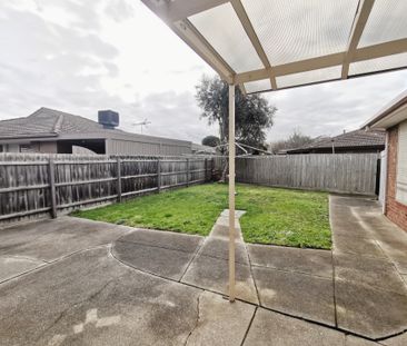 5 Bemboka Avenue, Clayton South VIC 3169 - House For Rent | Domain - Photo 1
