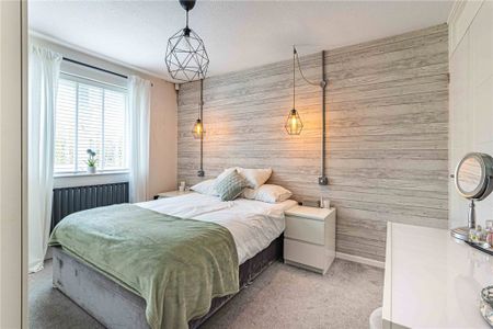 2 bed Flat for rent - Photo 3