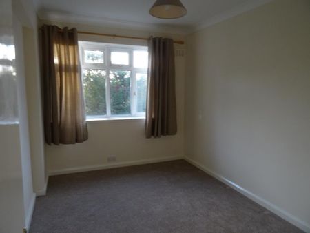 3 bedroom flat to rent - Photo 5