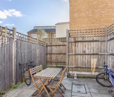 2 bedroom terraced house to rent - Photo 3