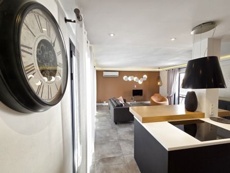 Location Appartement 3 pièces 85m² ST DENIS 97400 - Photo 4