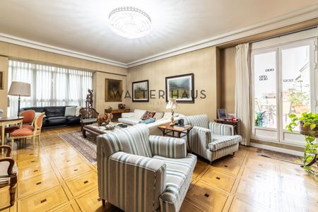 Alquiler de ático en Avenida de Concha Espina - Photo 2