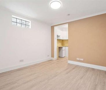 Ground Floor, Uxbridge Road, London, W12 - Photo 6