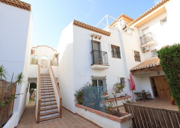 Bungalow con solarium privado en Playa Flamenca. Temporada baja.