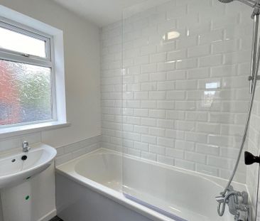 2 bedroom semi-detached house to rent - Photo 4