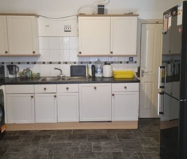 Room in a Shared House, Howard Street, RG1 - Photo 1